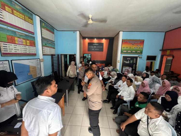 Sidak Urine di Kantor Desa Jangkang: Satu Staf Linmas Positif Narkoba, Polres Bengkalis Amankan Pemasok